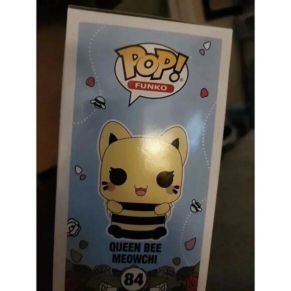 Queen Bee Meowchi Funko Pop! Tasty Peach #84 - Picture 4 of 7